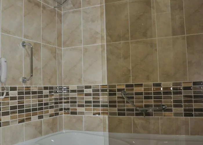 Malahit Exclusive 2*