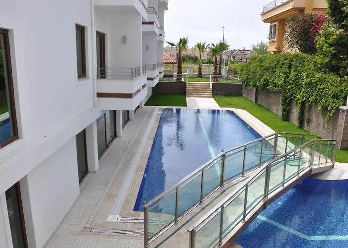 Malahit Exclusive 2*