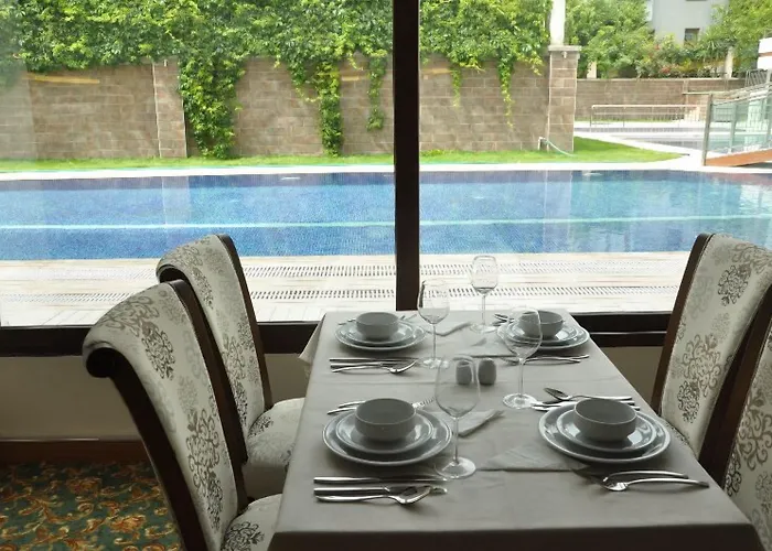 Malahit Exclusive 2*