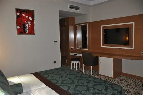 Malahit Exclusive 2*