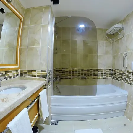 Malahit Exclusive 2*