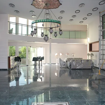 Malahit Exclusive 2*