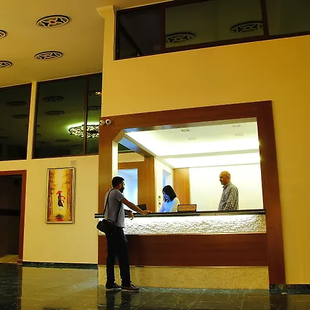 말라히트 익스클루시브 시티 2* 페티예