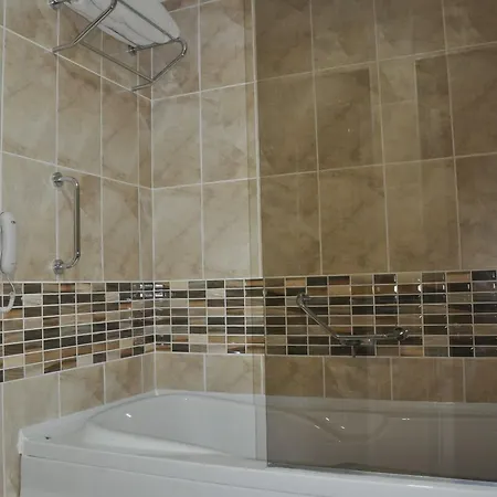 말라히트 익스클루시브 시티 2*