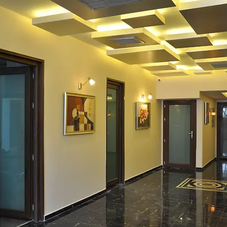 Malahit Exclusive 2*