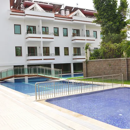 말라히트 익스클루시브 시티 페티예