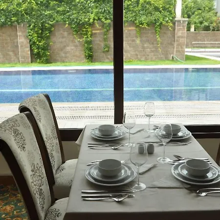 Malahit Exclusive 2*