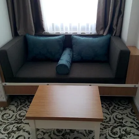 말라히트 익스클루시브 시티 2* 페티예