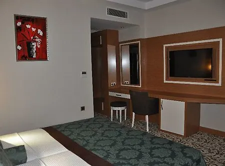 Malahit Exclusive 2*