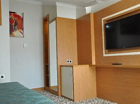 말라히트 익스클루시브 시티 2*