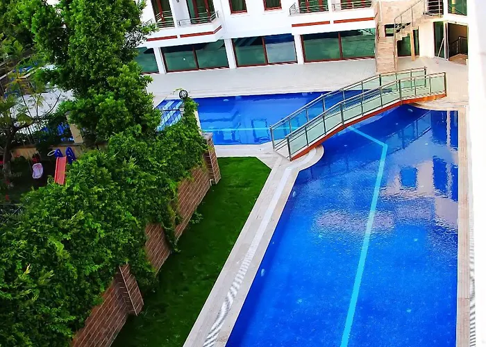 Malahit Exclusive 2*